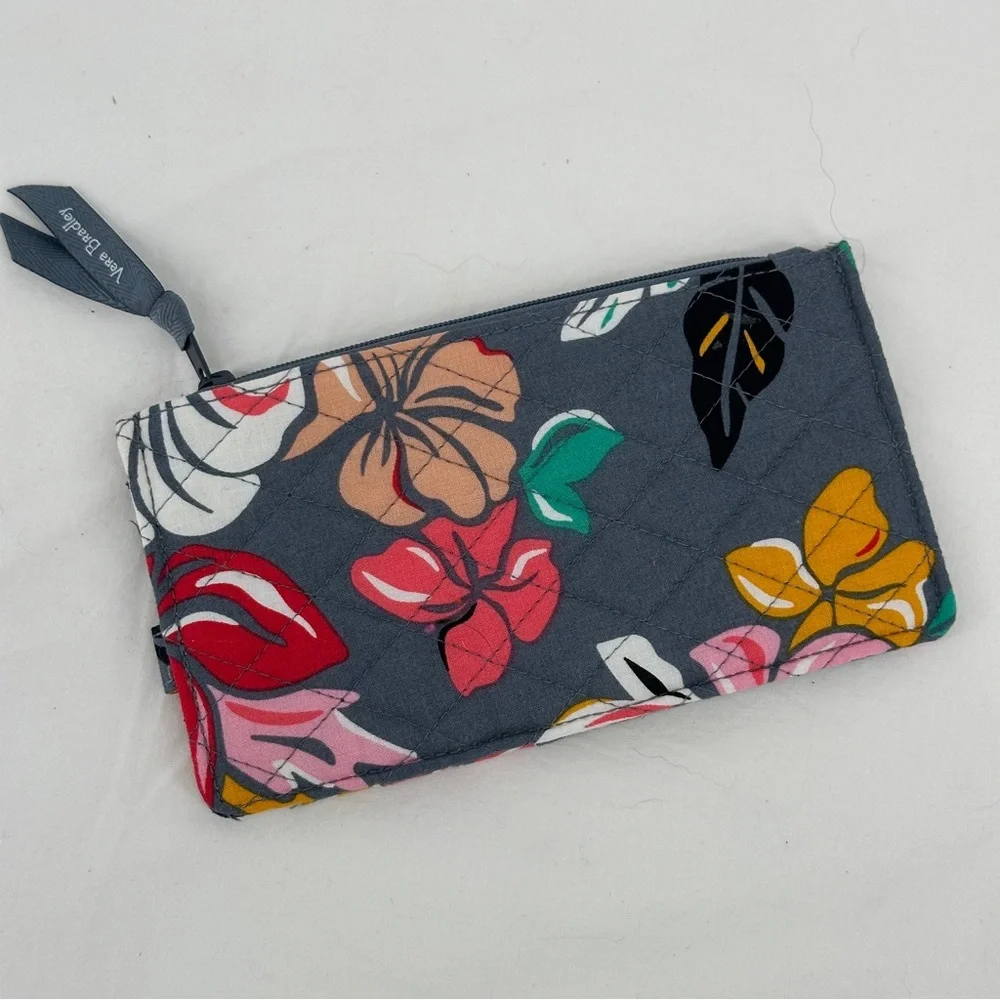 Vera Bradley Gray Pink Floral Quilted Fabric Wallet NWOT - Picture 2 of 7